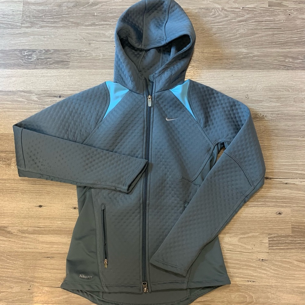Nike FIT THERMA long sleeve hooded jacket